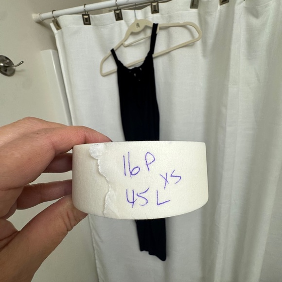 Elegant Black Sleeveless Dress - Picture 11 of 11